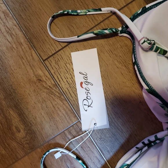 Dresslilly Palm Leaf One piece - Picture 3 of 3